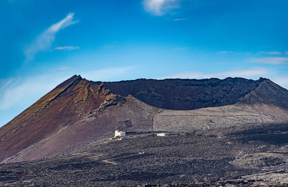 Crater del Volcán de la Corona