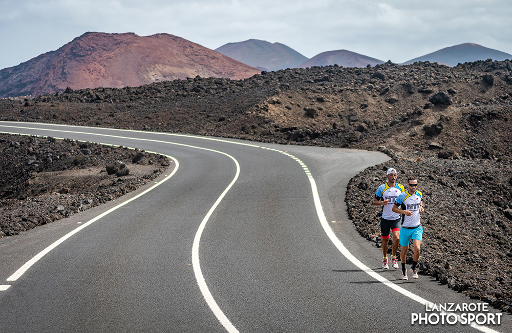 Running down the road to El Golfo