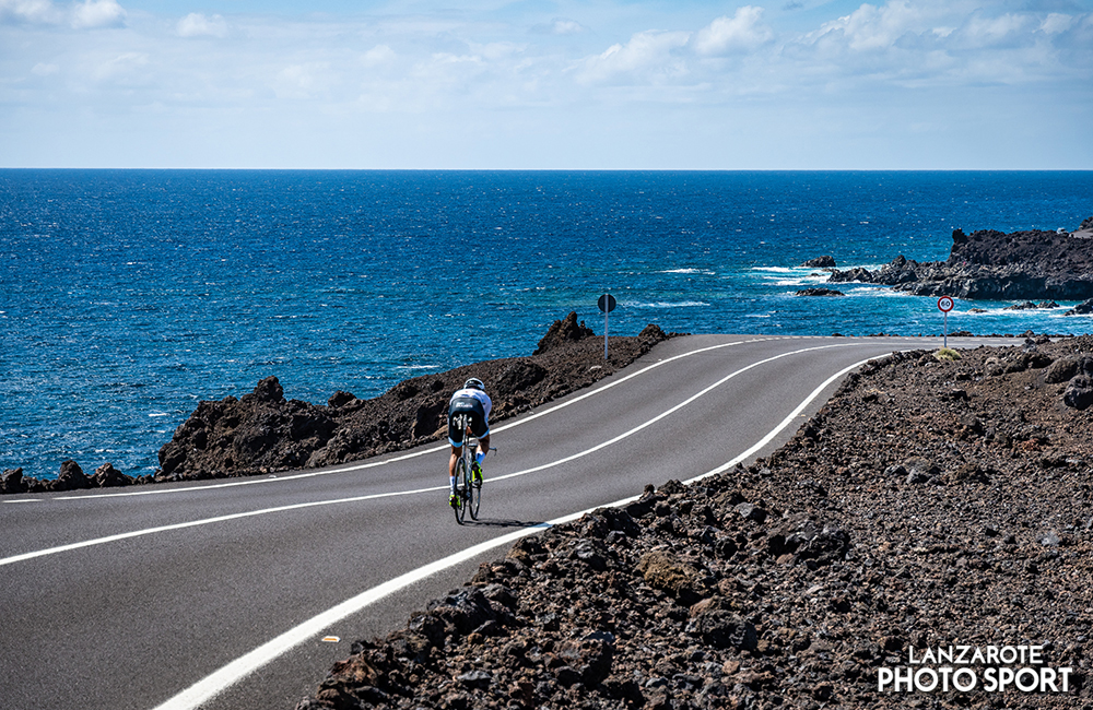 Cycling route to the Hervideros in El Golfo road